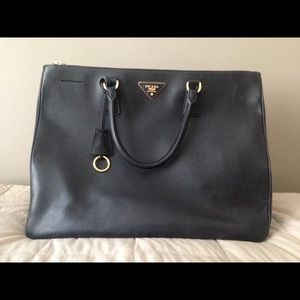 XL Prada Saffiano executive tote